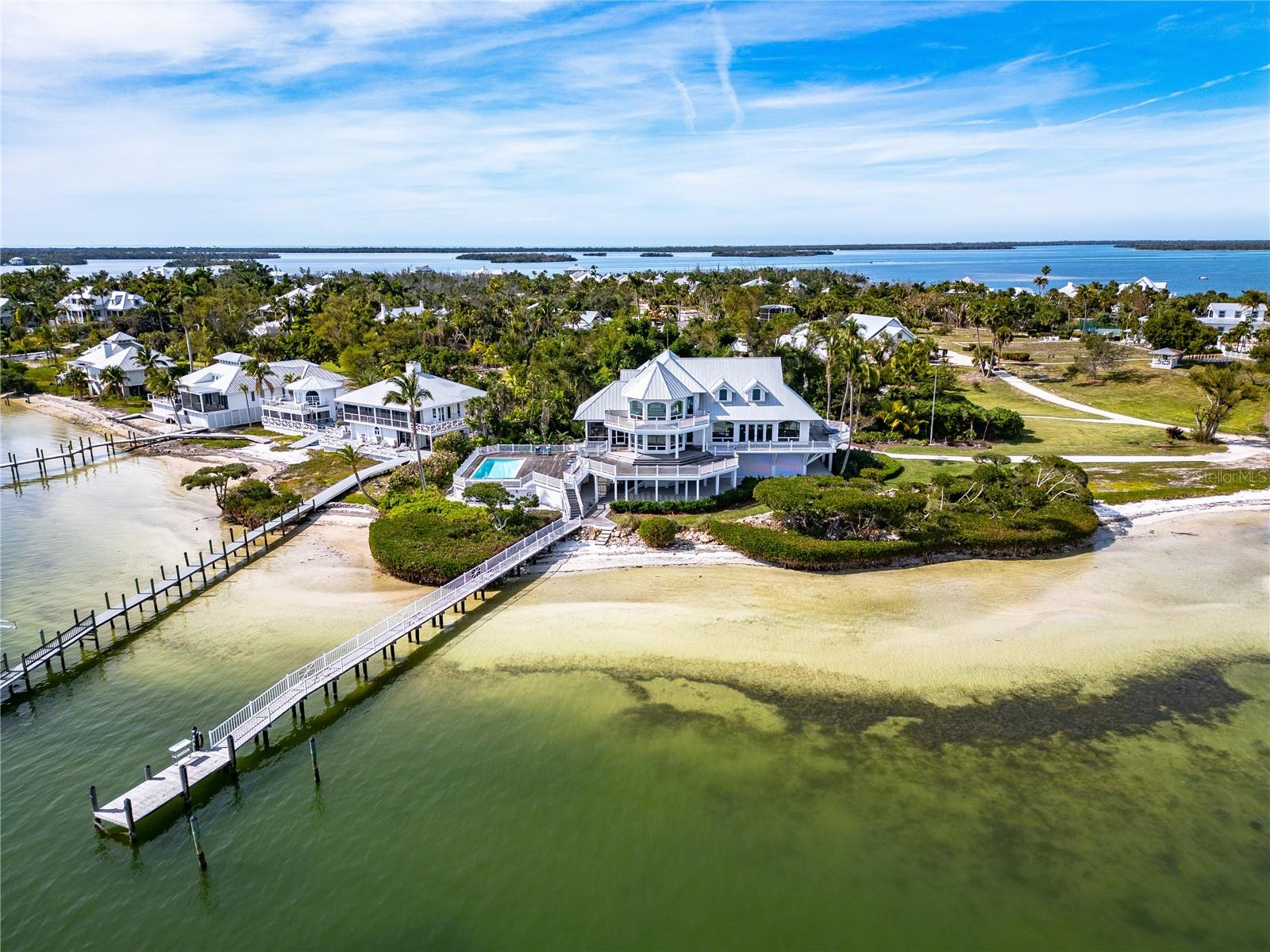 Single Family Residence in CAPTIVA, FL - Daniel Dourado