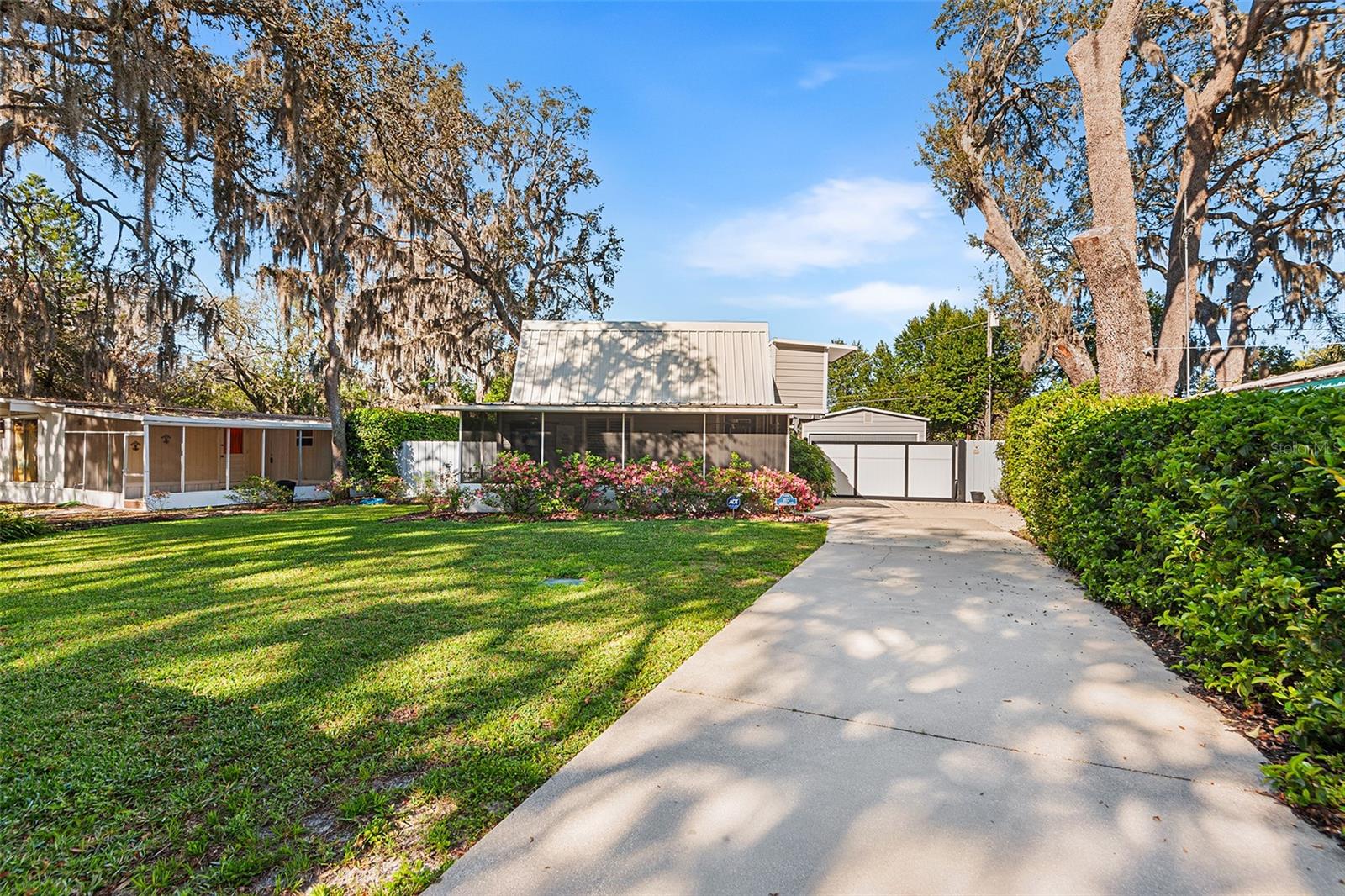 Single Family Residence in ODESSA, FL - Daniel Dourado
