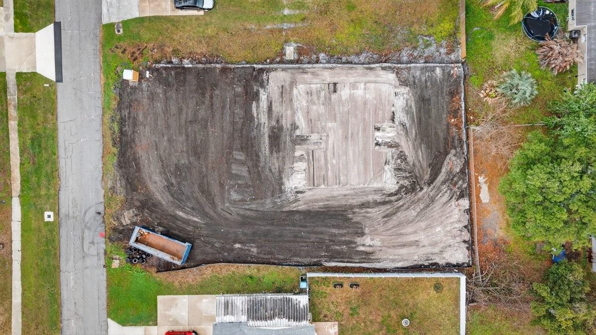 Single Family Residence in DELTONA, FL - Daniel Dourado