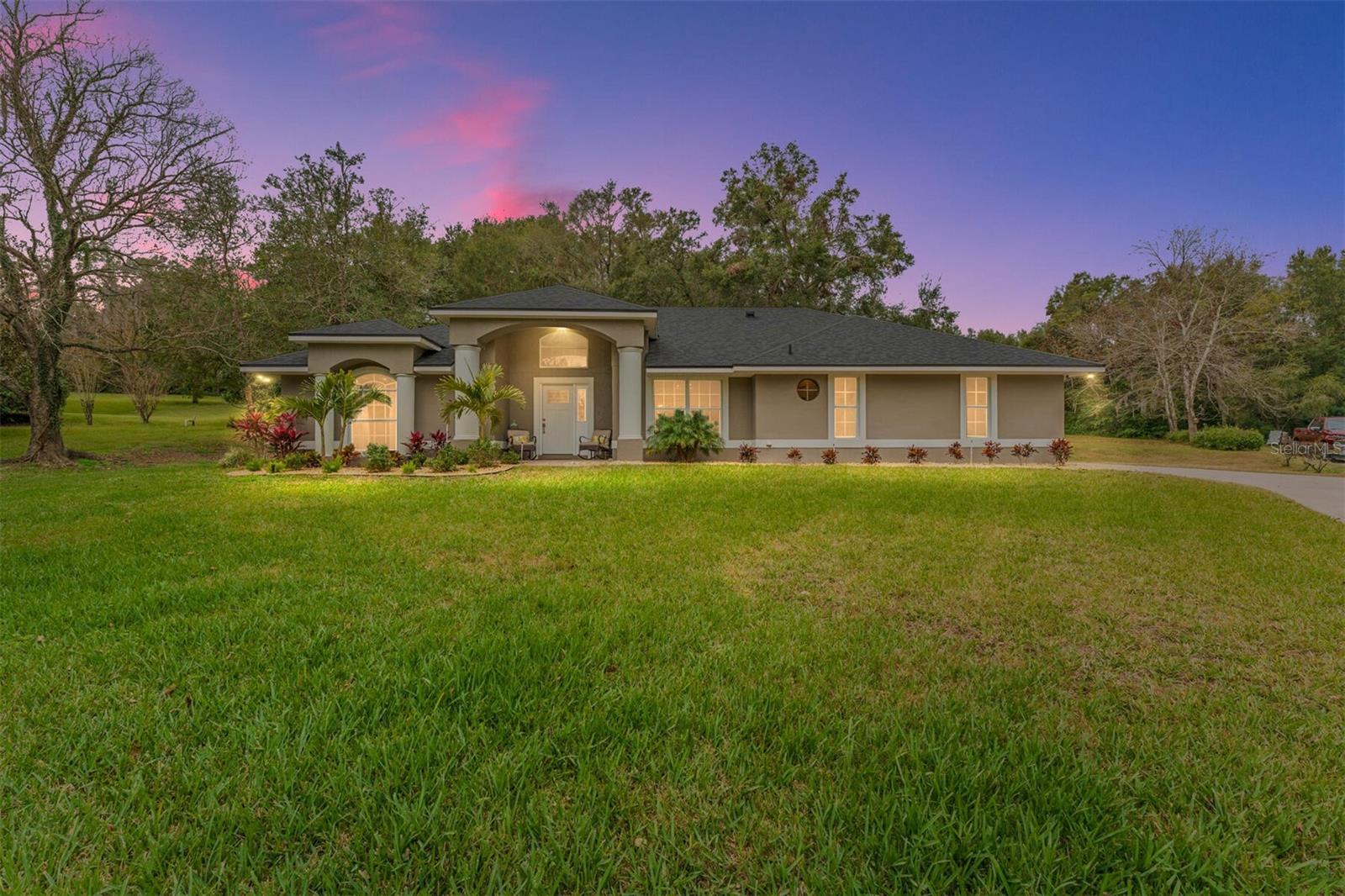 Single Family Residence in MOUNT DORA, FL - Daniel Dourado