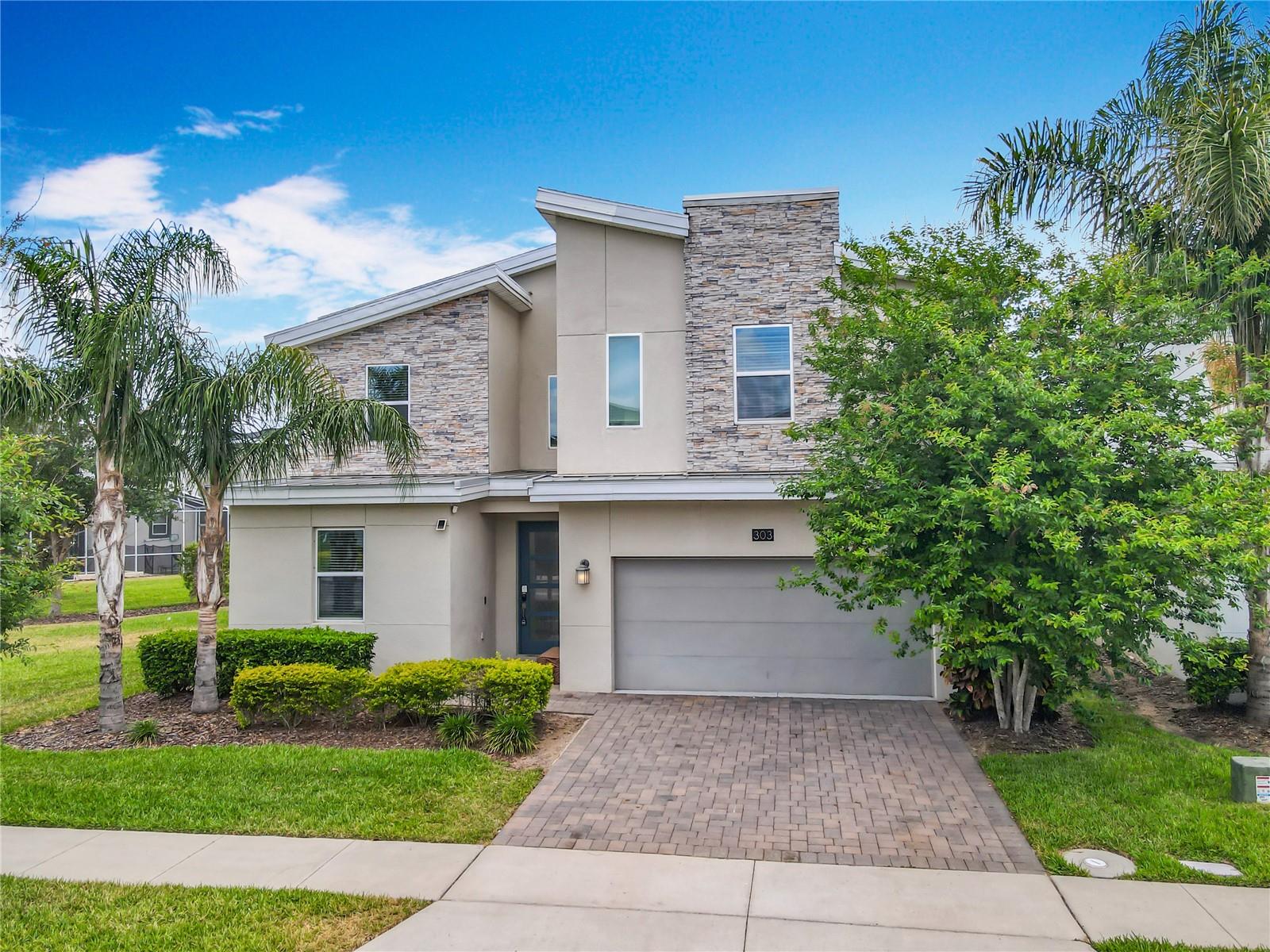 Single Family Residence in DAVENPORT, FL - Daniel Dourado