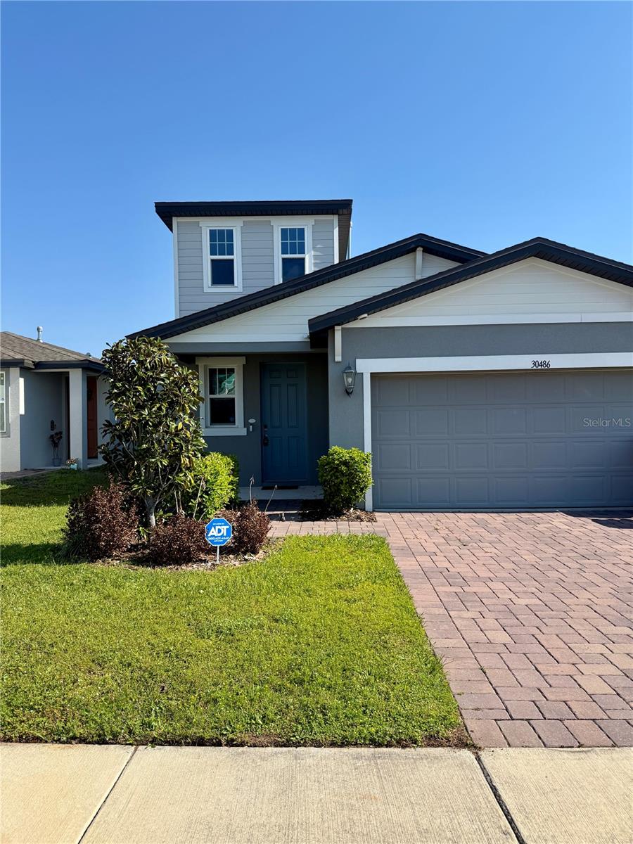 Single Family Residence in LEESBURG, FL - Daniel Dourado