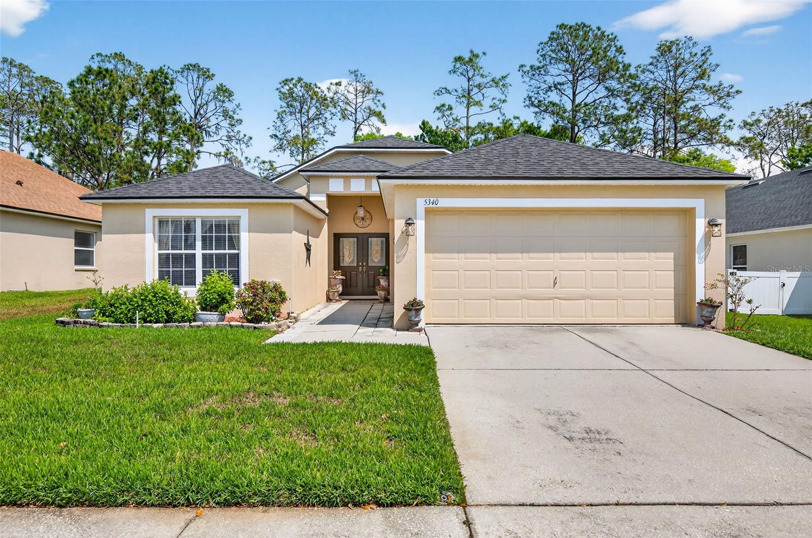 Single Family Residence em ZEPHYRHILLS, FL - Daniel Dourado