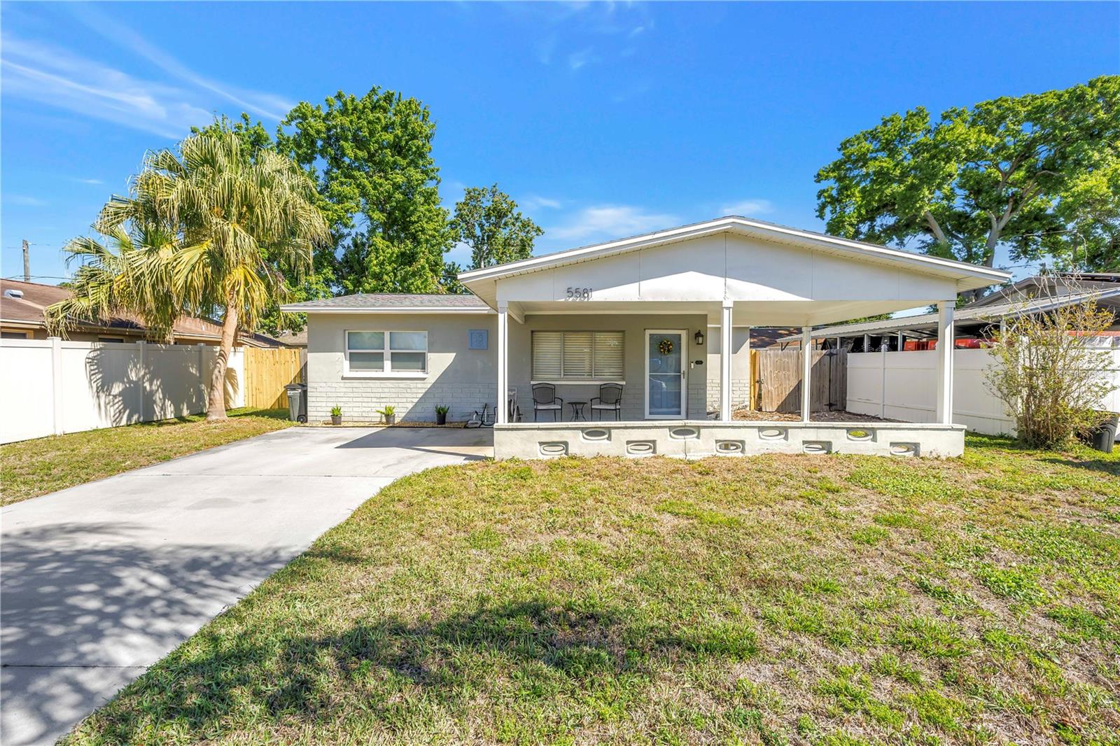 Single Family Residence em PINELLAS PARK, FL - Daniel Dourado
