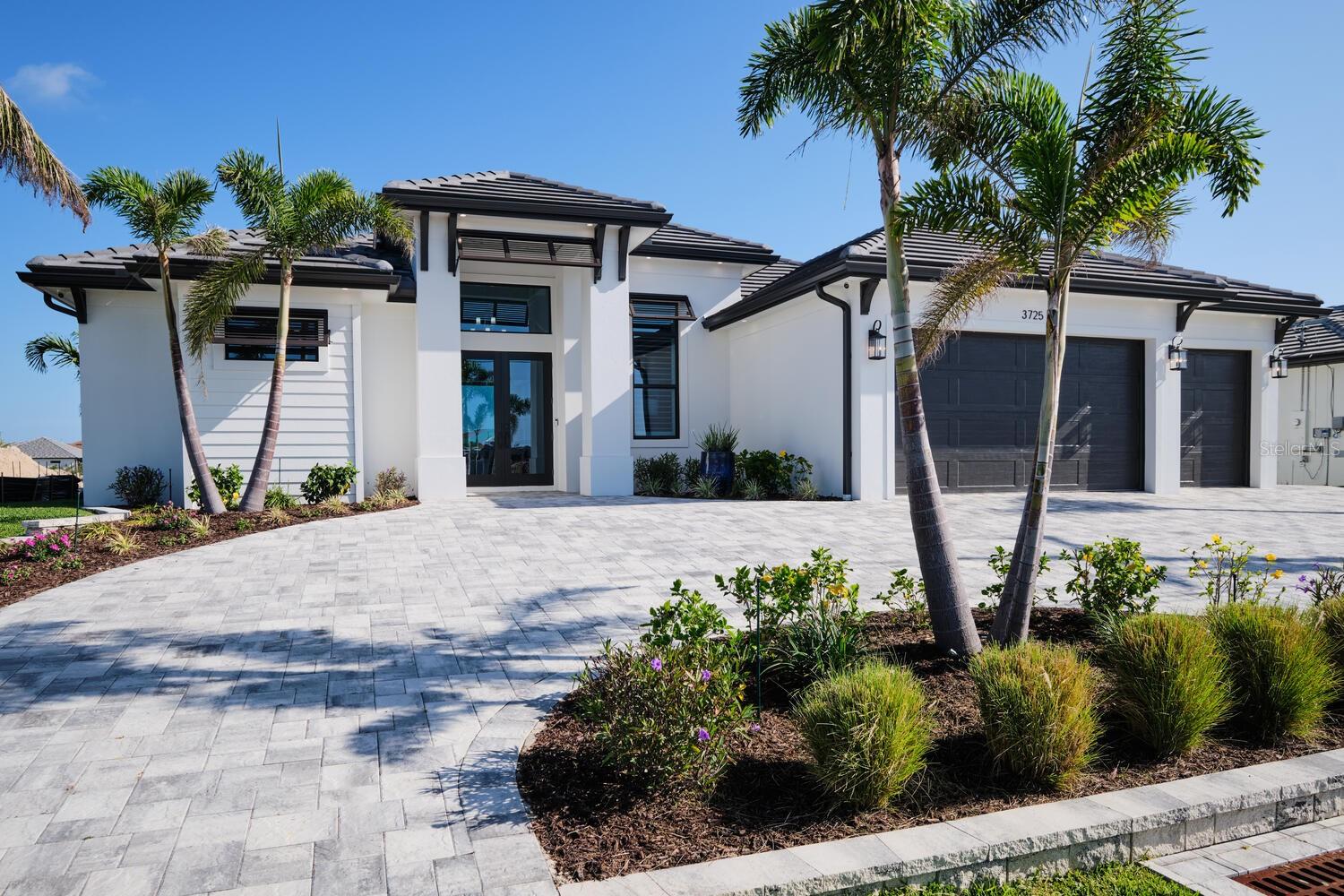 Single Family Residence em CAPE CORAL, FL - Daniel Dourado