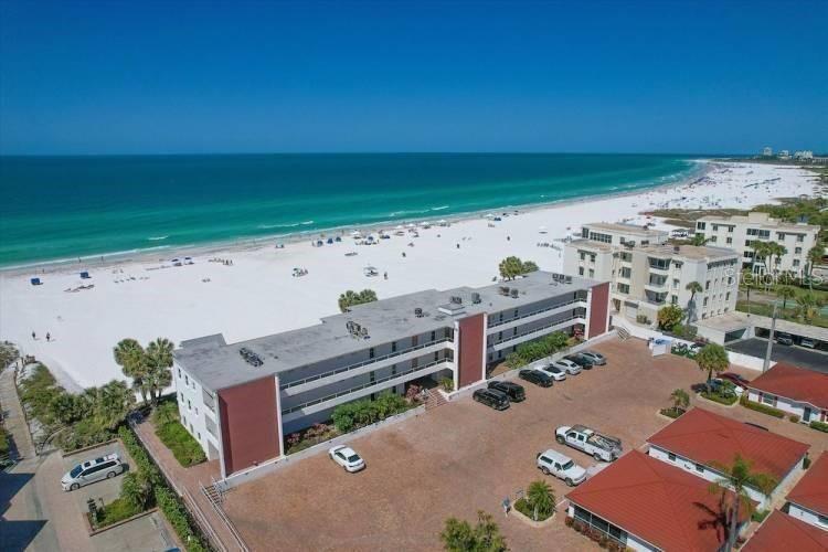 Condominium in SARASOTA, FL - Daniel Dourado