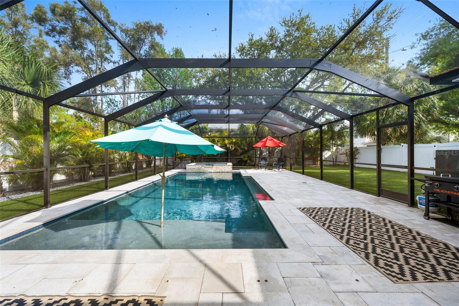 Single Family Residence in TAMPA, FL - Daniel Dourado