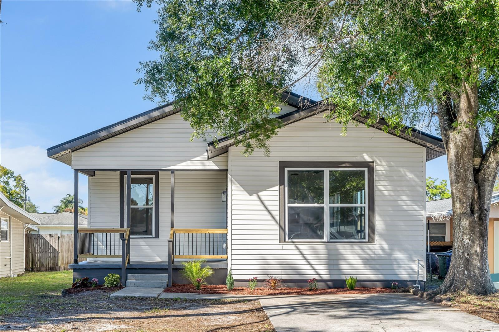 Single Family Residence in TAMPA, FL - Daniel Dourado