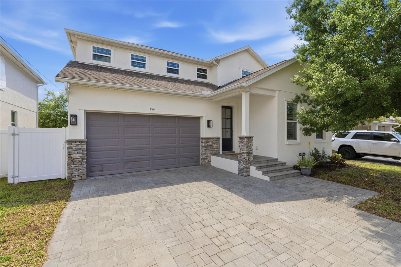 Single Family Residence in TAMPA, FL - Daniel Dourado