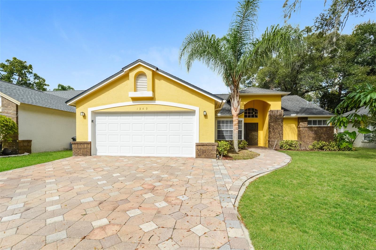 Single Family Residence in ALTAMONTE SPRINGS, FL - Daniel Dourado