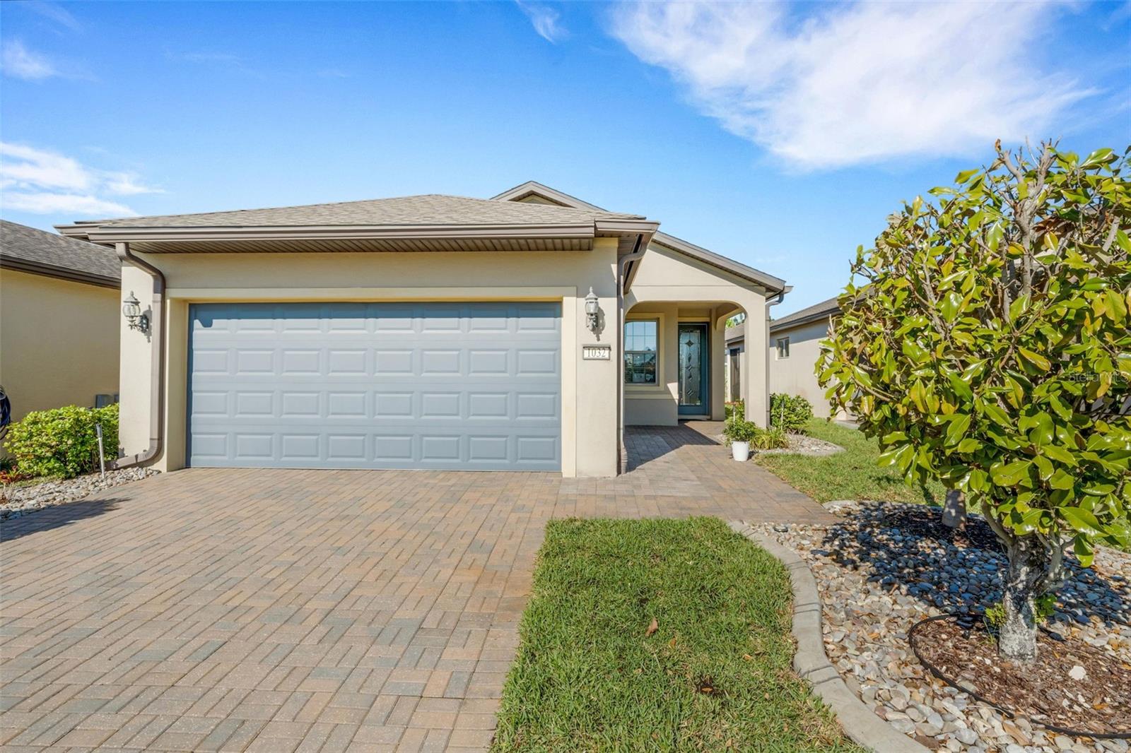 Single Family Residence in DAVENPORT, FL - Daniel Dourado