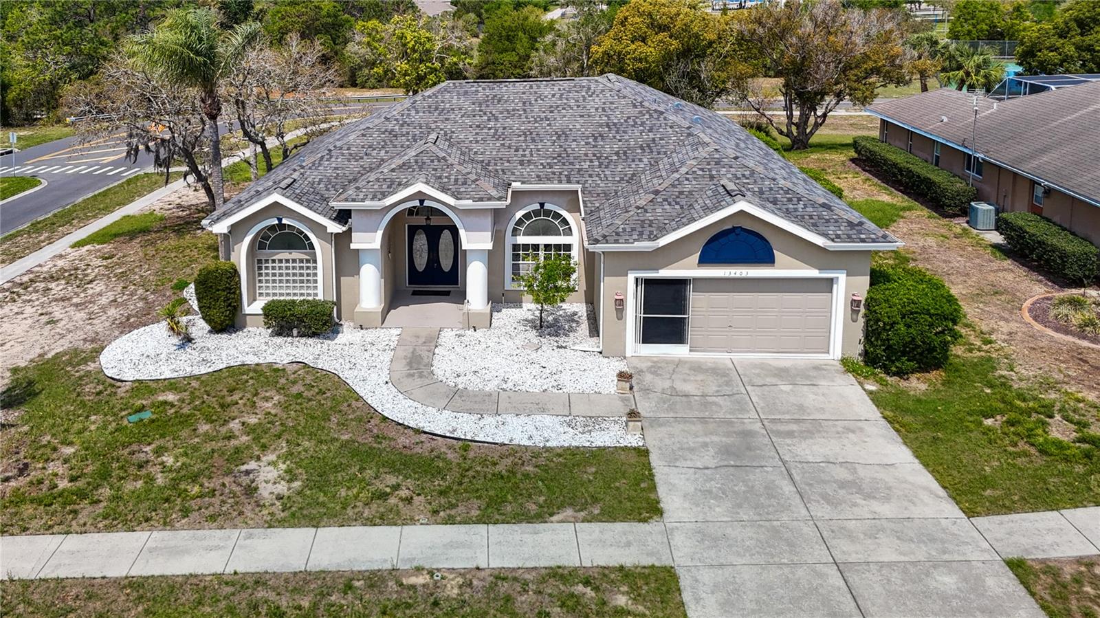 Single Family Residence em SPRING HILL, FL - Daniel Dourado