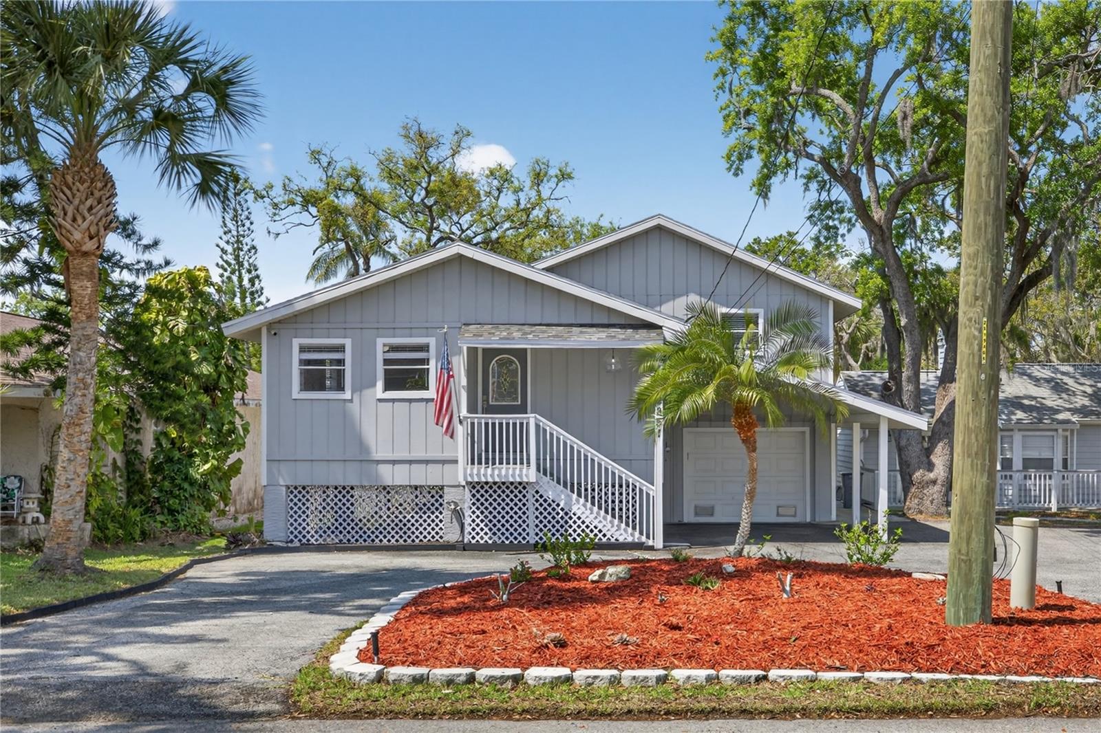 Single Family Residence em NEW PORT RICHEY, FL - Daniel Dourado