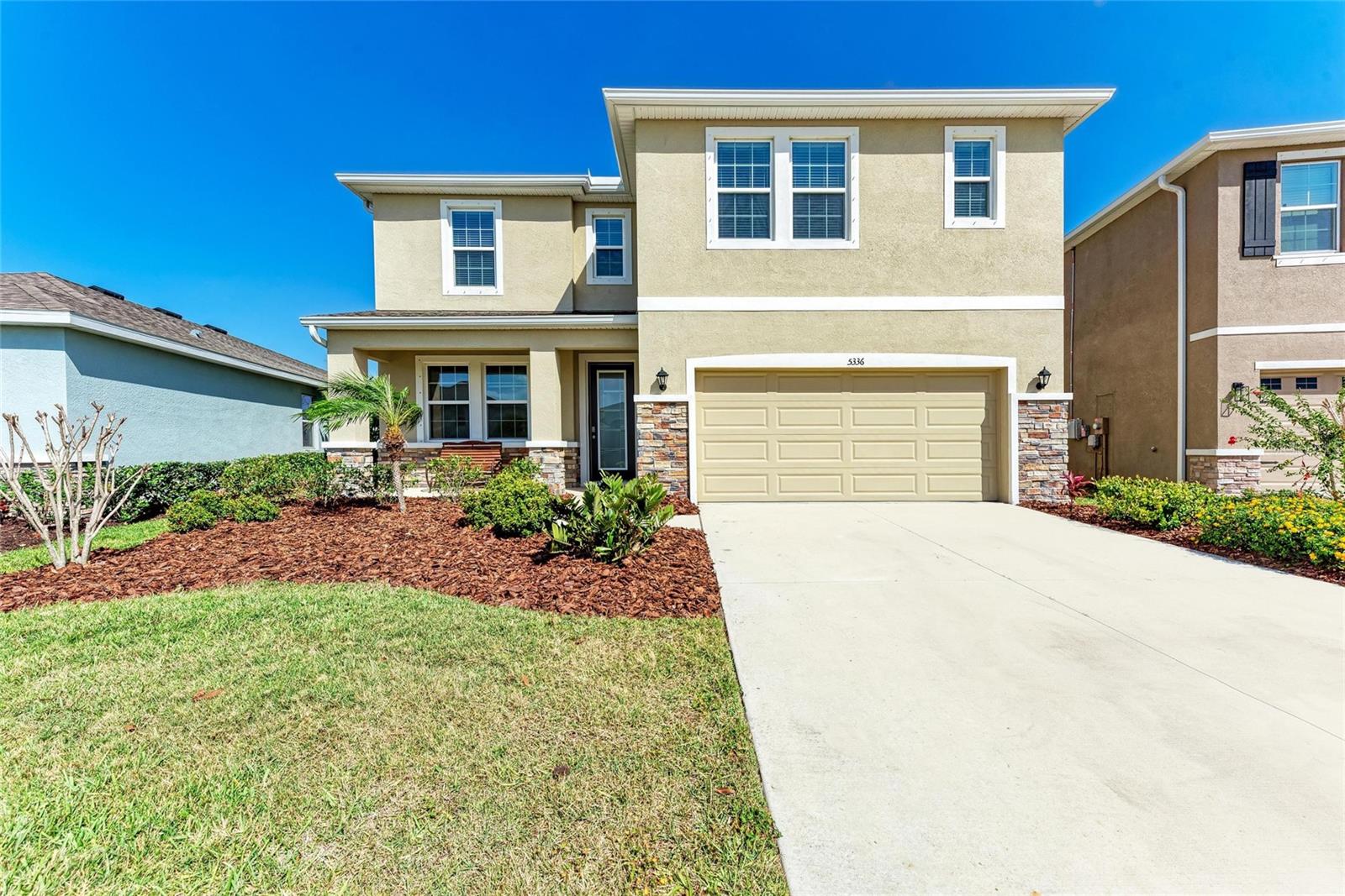 Single Family Residence in BRADENTON, FL - Daniel Dourado