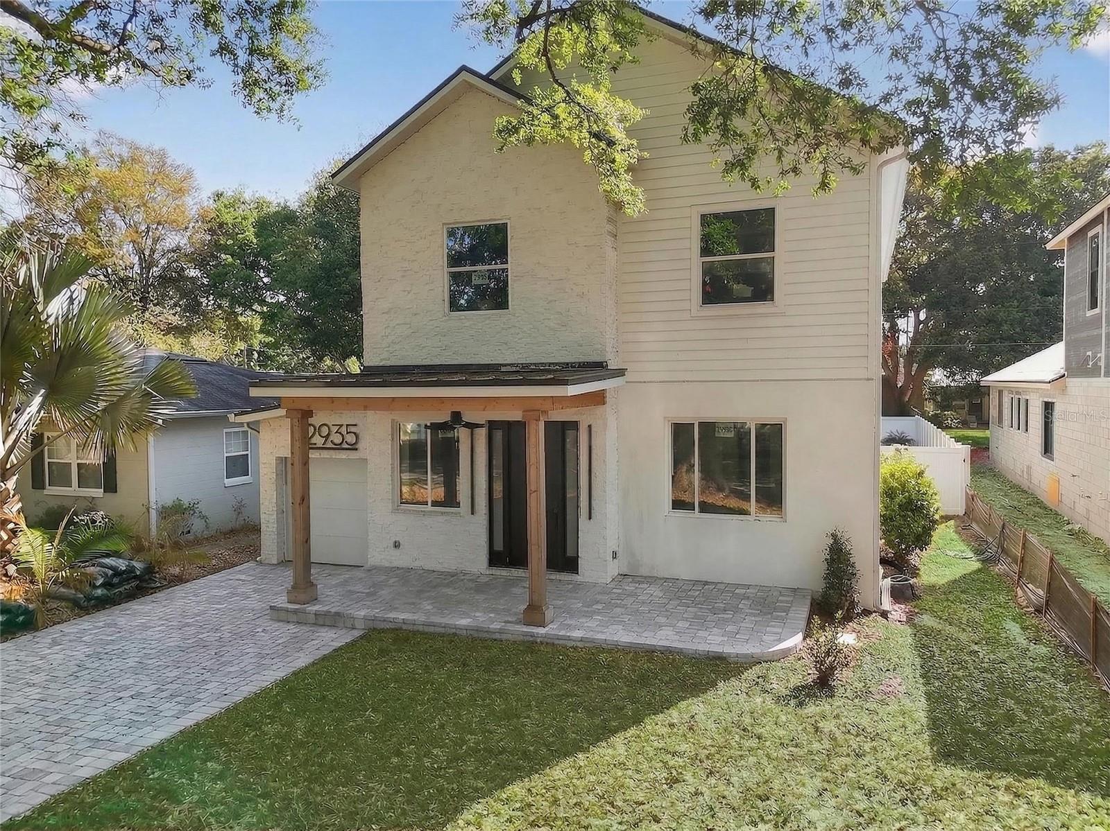 Single Family Residence in ORLANDO, FL - Daniel Dourado