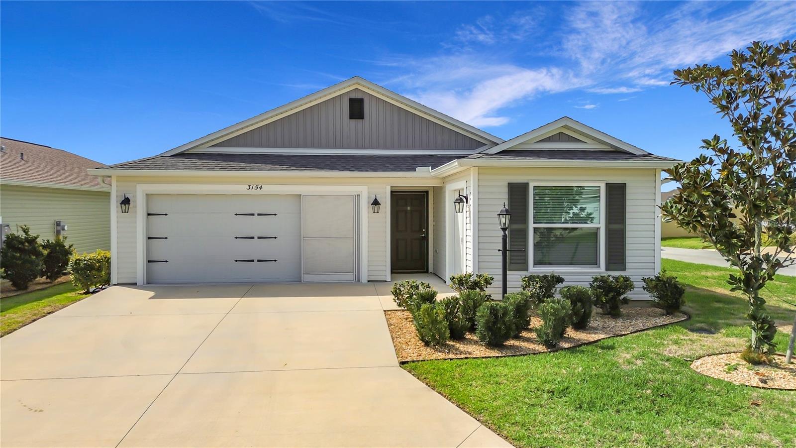 Single Family Residence in THE VILLAGES, FL - Daniel Dourado