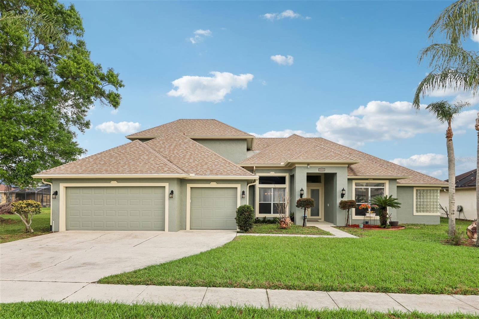 Single Family Residence in ORLANDO, FL - Daniel Dourado