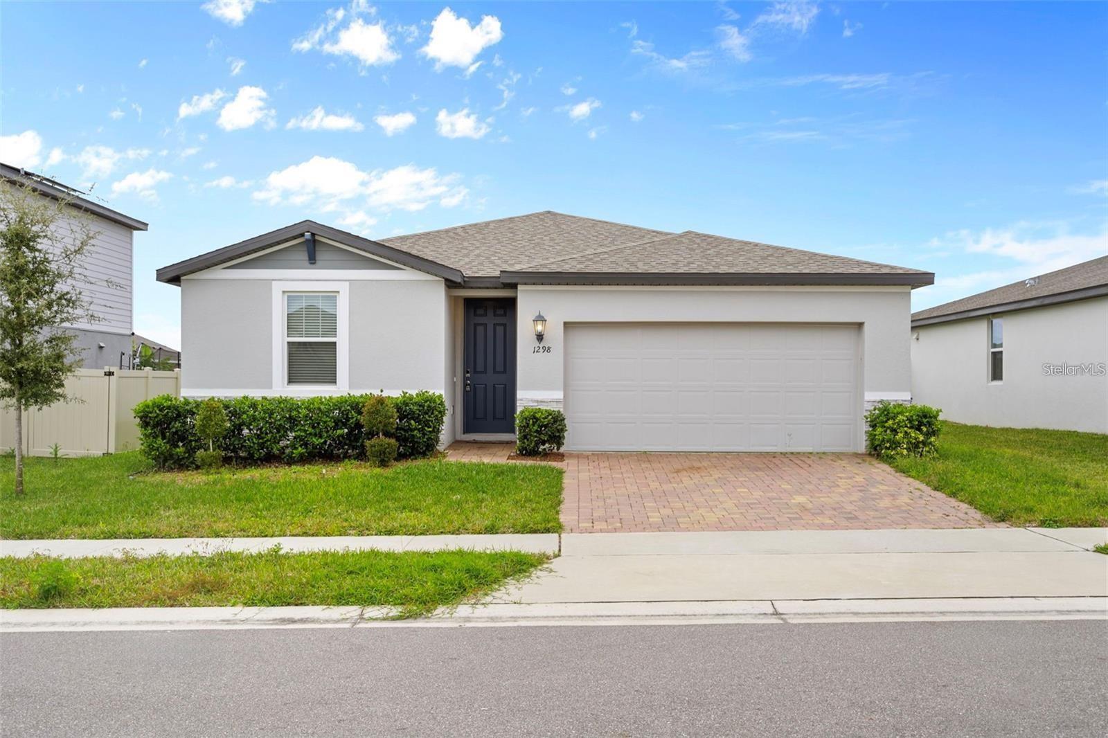 Single Family Residence in DAVENPORT, FL - Daniel Dourado