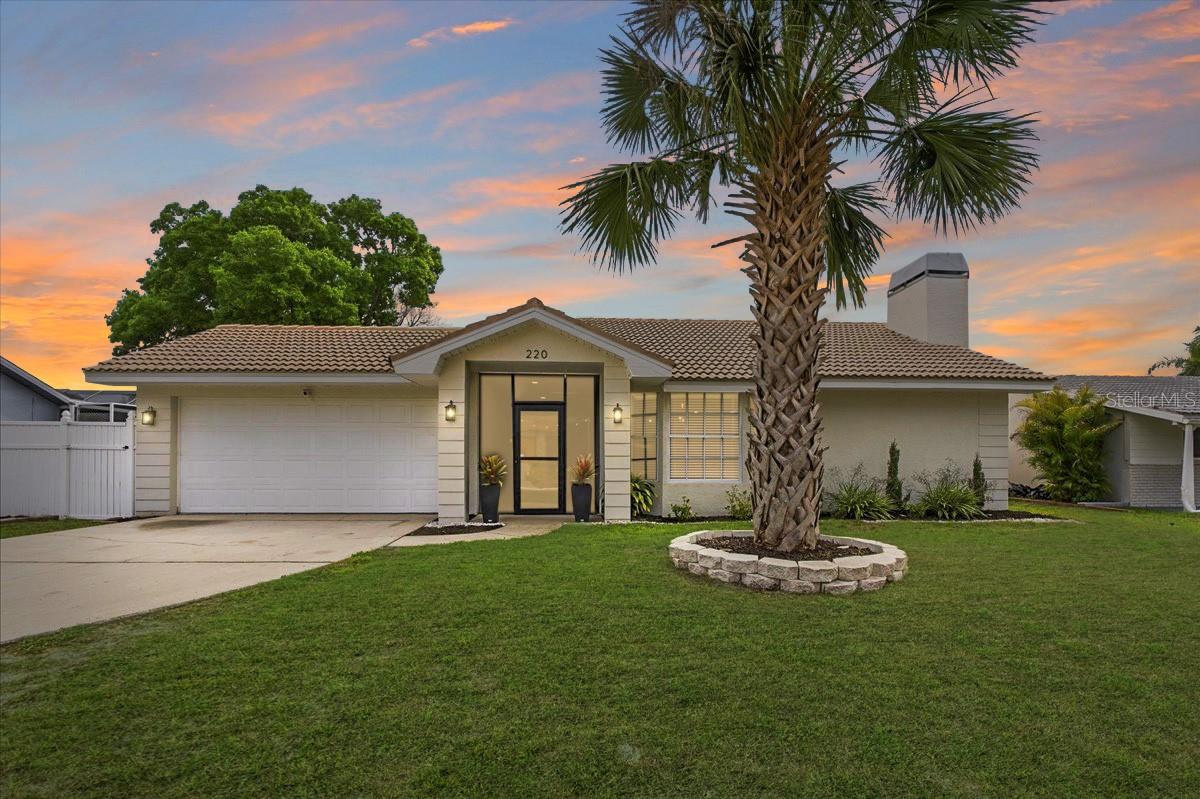 Single Family Residence in PALM HARBOR, FL - Daniel Dourado