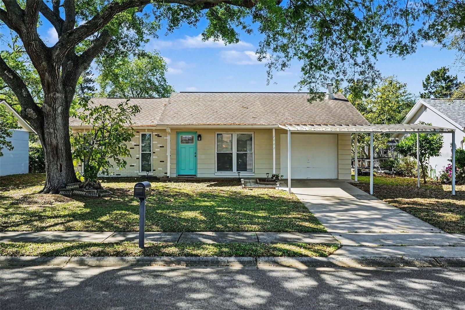 Single Family Residence em NEW PORT RICHEY, FL - Daniel Dourado