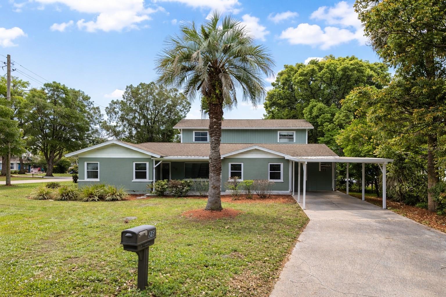 Single Family Residence in ORLANDO, FL - Daniel Dourado