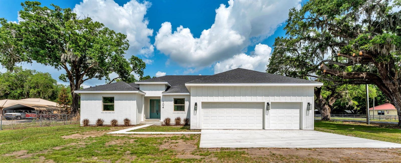 Single Family Residence in PLANT CITY, FL - Daniel Dourado