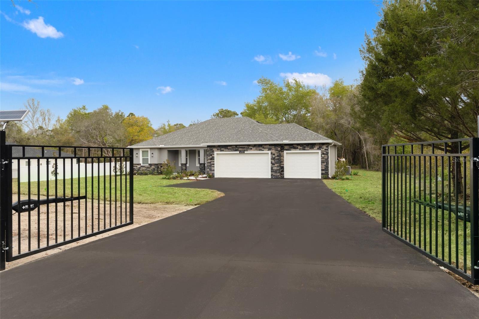 Single Family Residence em SPRING HILL, FL - Daniel Dourado