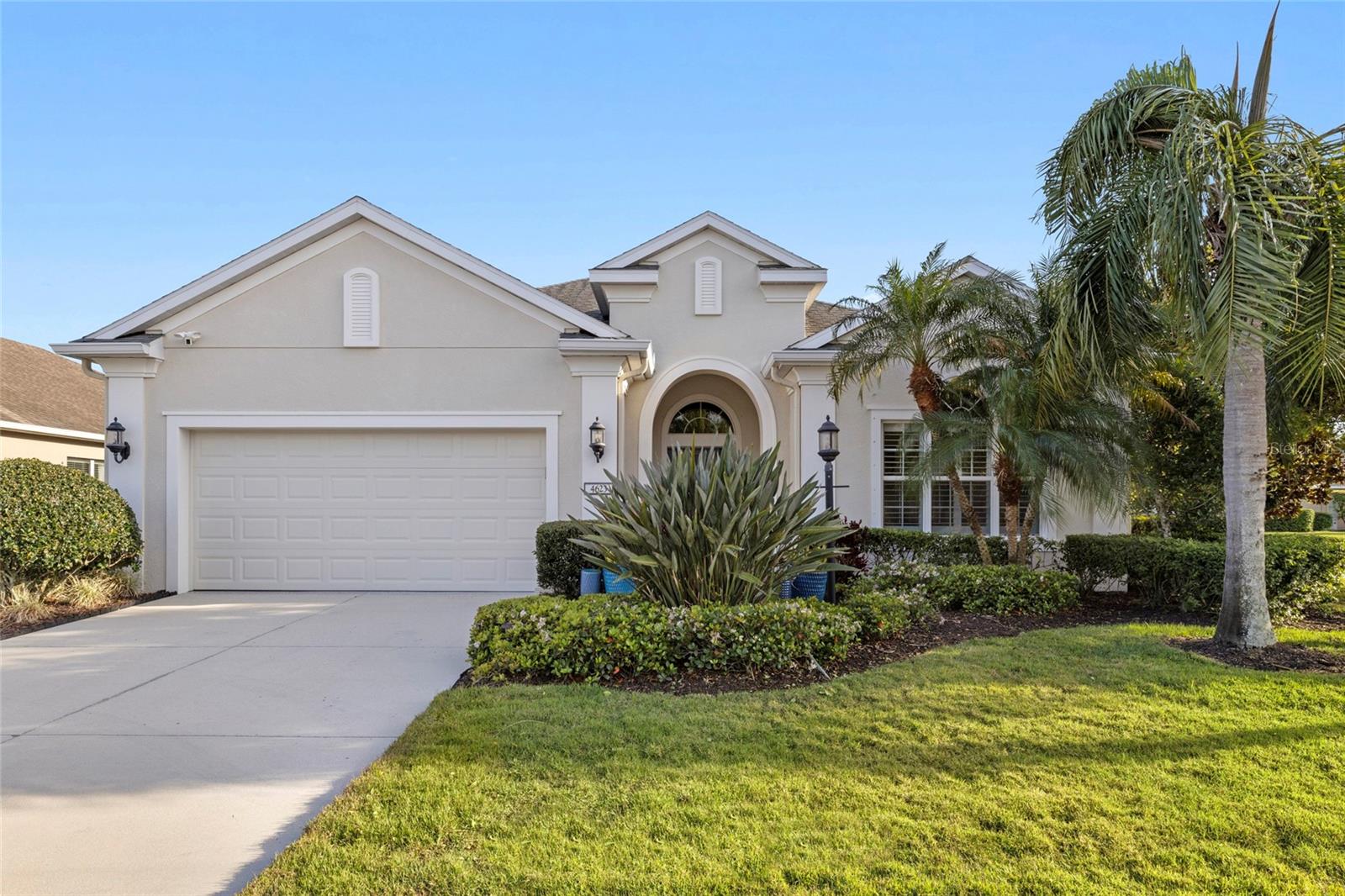 Single Family Residence in BRADENTON, FL - Daniel Dourado