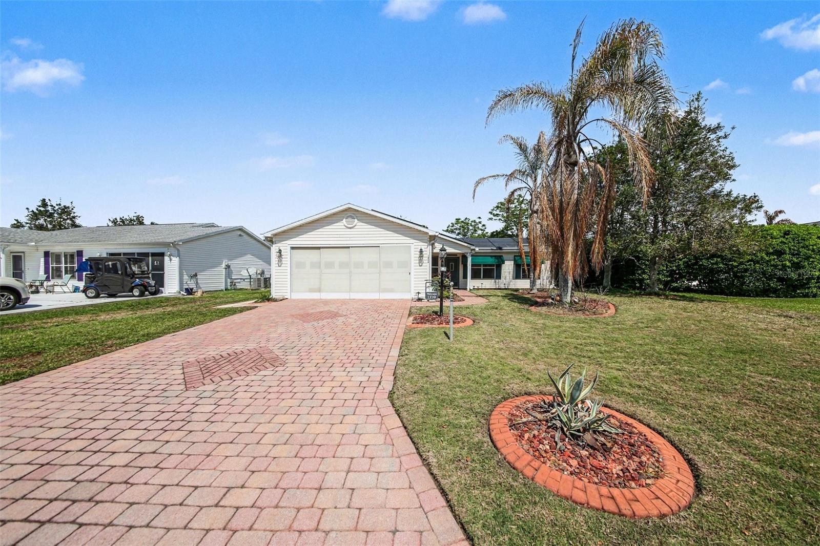 Single Family Residence in THE VILLAGES, FL - Daniel Dourado