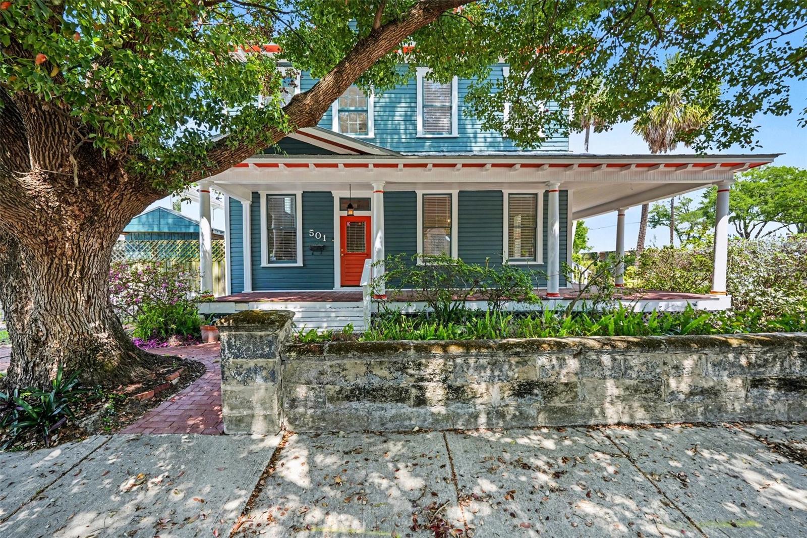 Single Family Residence in TAMPA, FL - Daniel Dourado