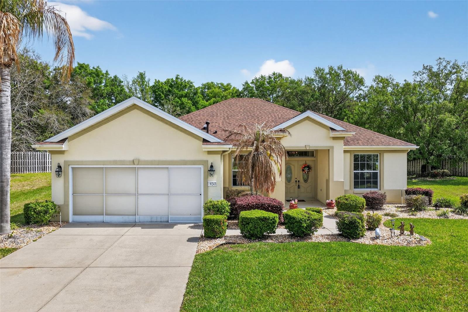 Single Family Residence in SUMMERFIELD, FL - Daniel Dourado