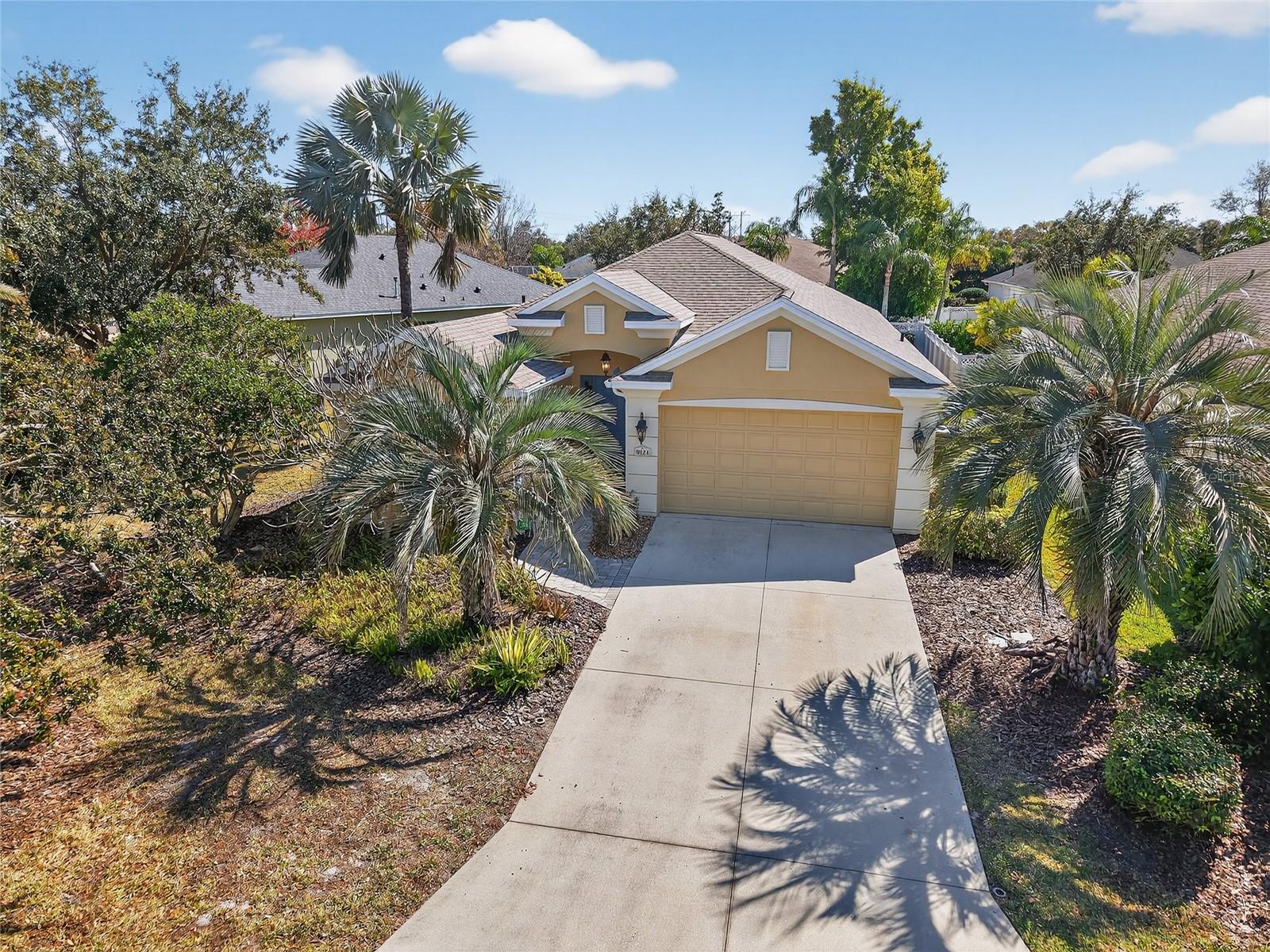 Single Family Residence in BRADENTON, FL - Daniel Dourado