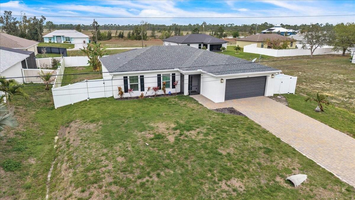 Single Family Residence em CAPE CORAL, FL - Daniel Dourado