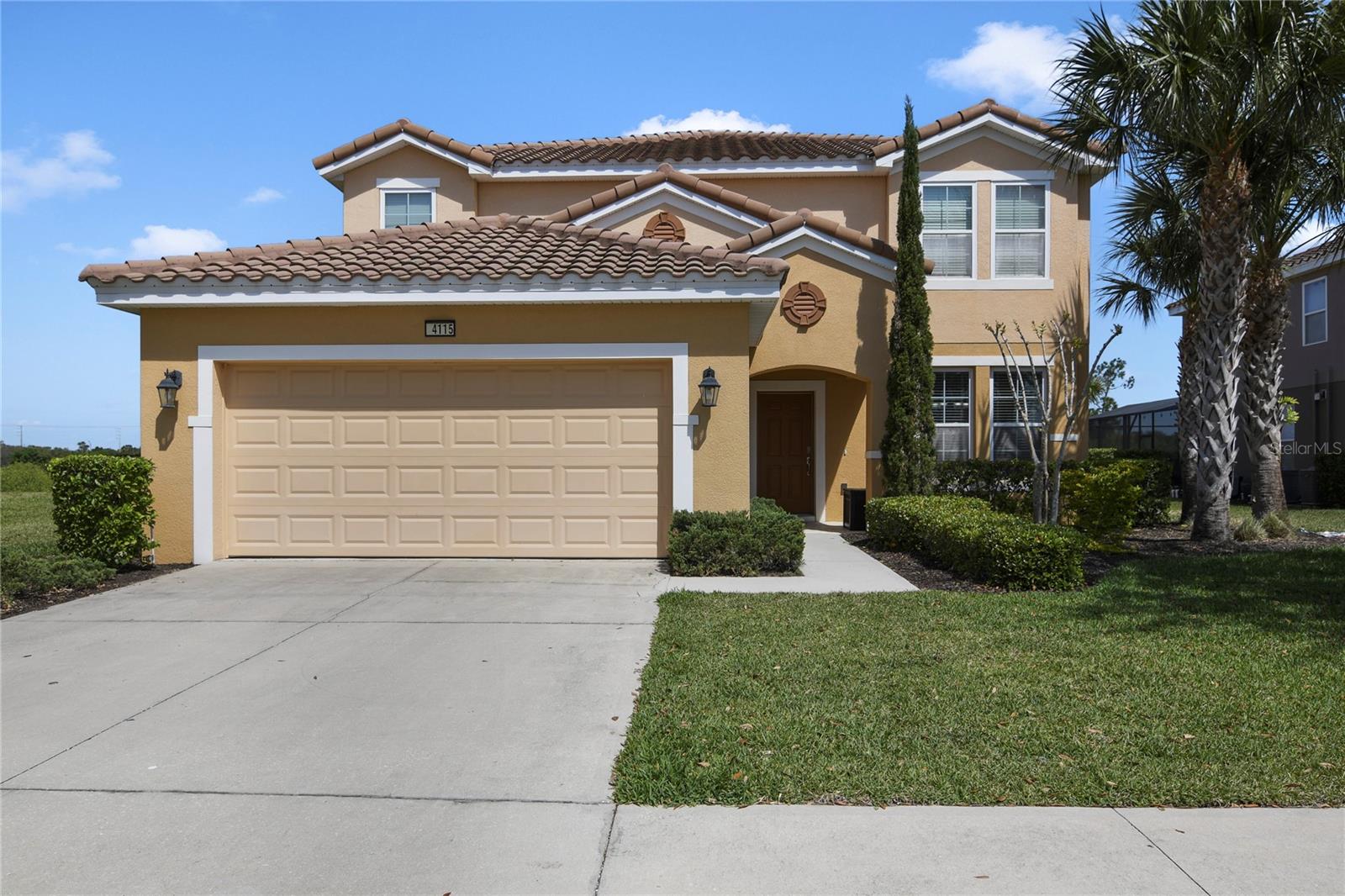 Single Family Residence in DAVENPORT, FL - Daniel Dourado