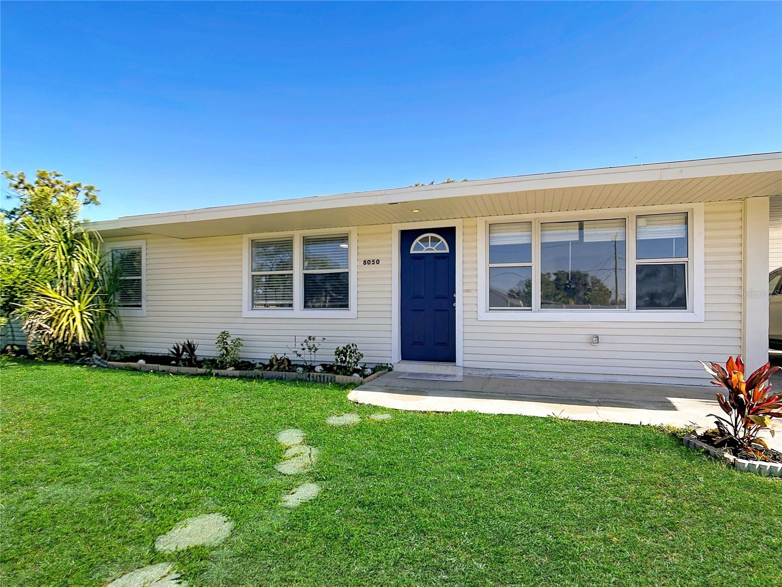 Single Family Residence in NORTH PORT, FL - Daniel Dourado