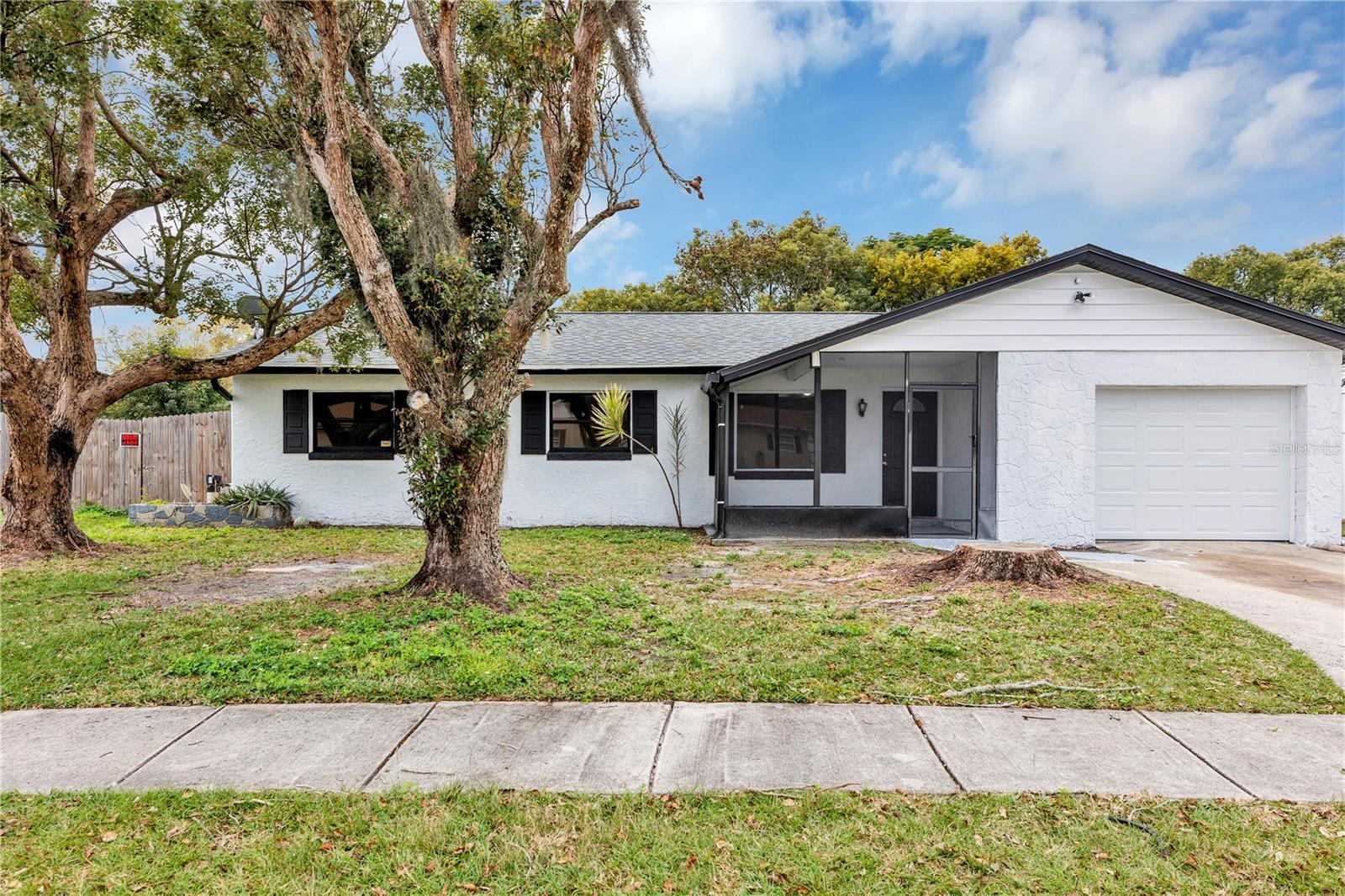 Single Family Residence in ORLANDO, FL - Daniel Dourado