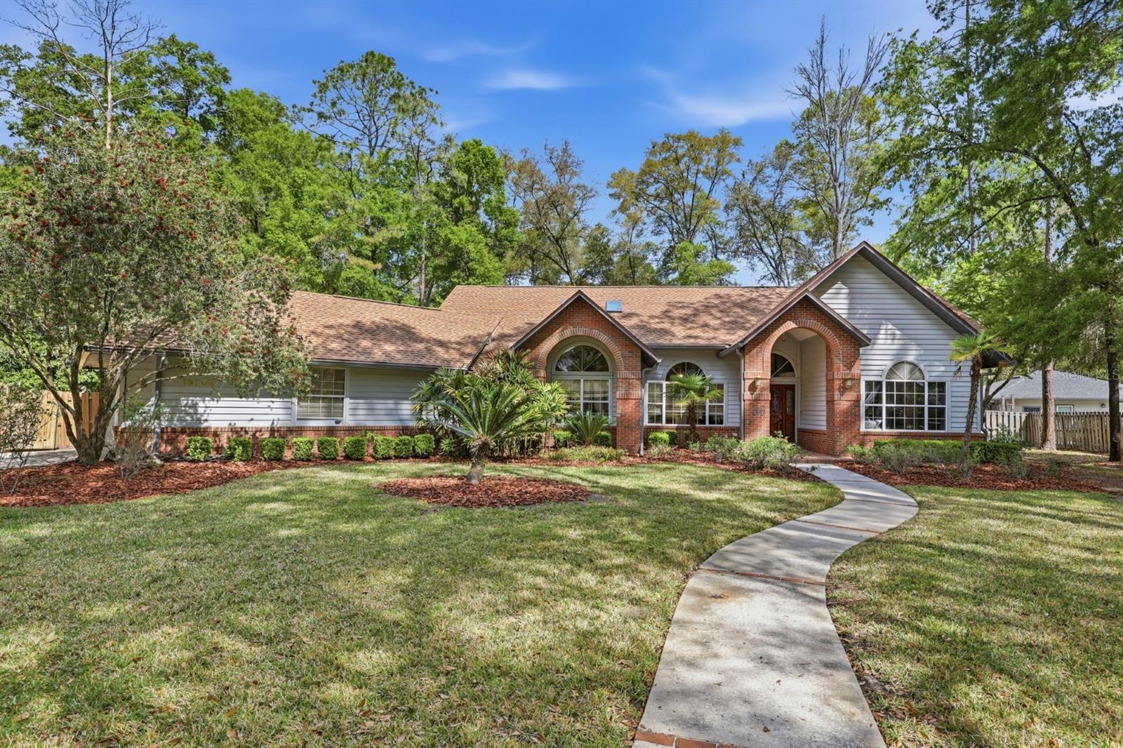 Single Family Residence em NEWBERRY, FL - Daniel Dourado