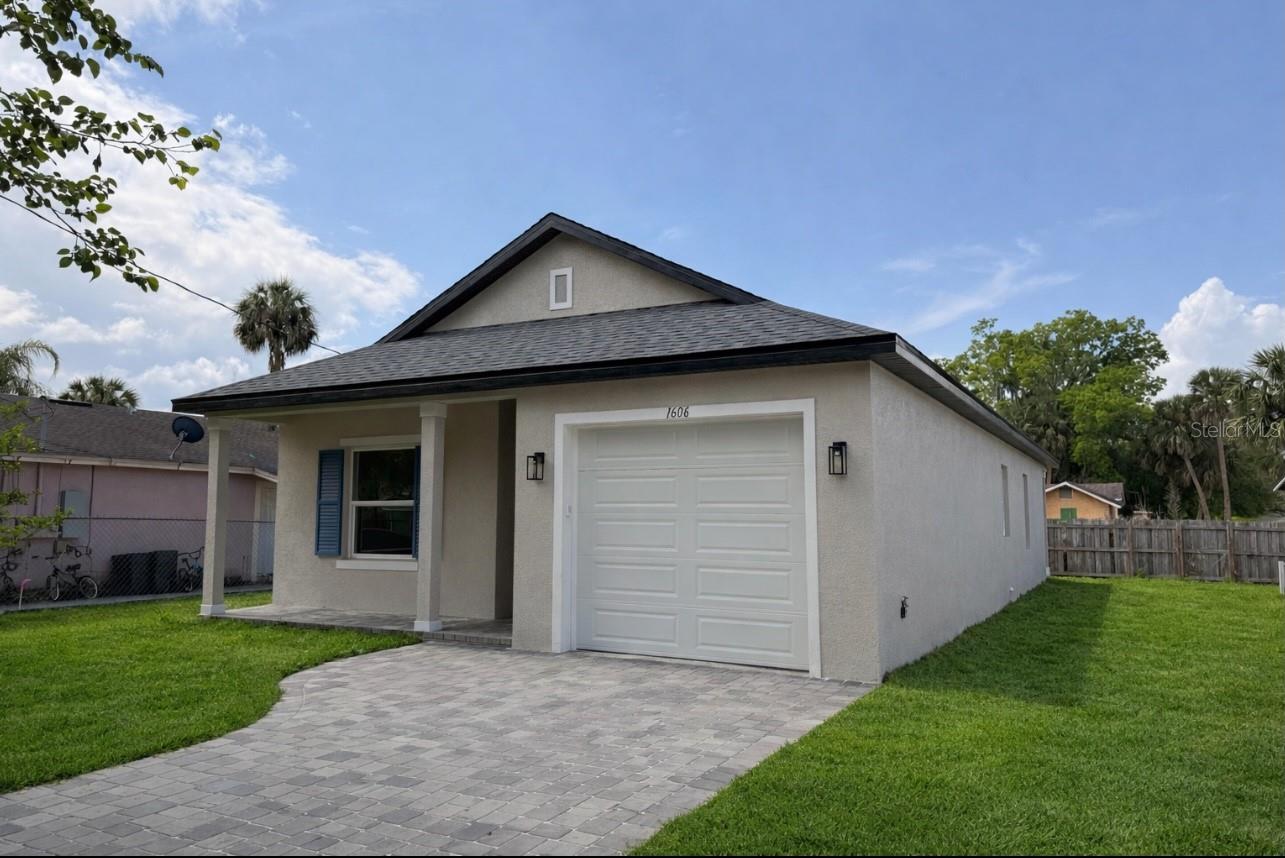 Single Family Residence in SANFORD, FL - Daniel Dourado
