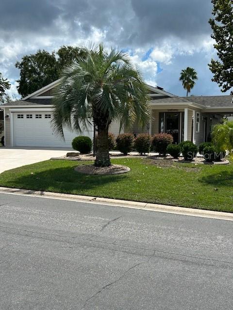 Single Family Residence in THE VILLAGES, FL - Daniel Dourado