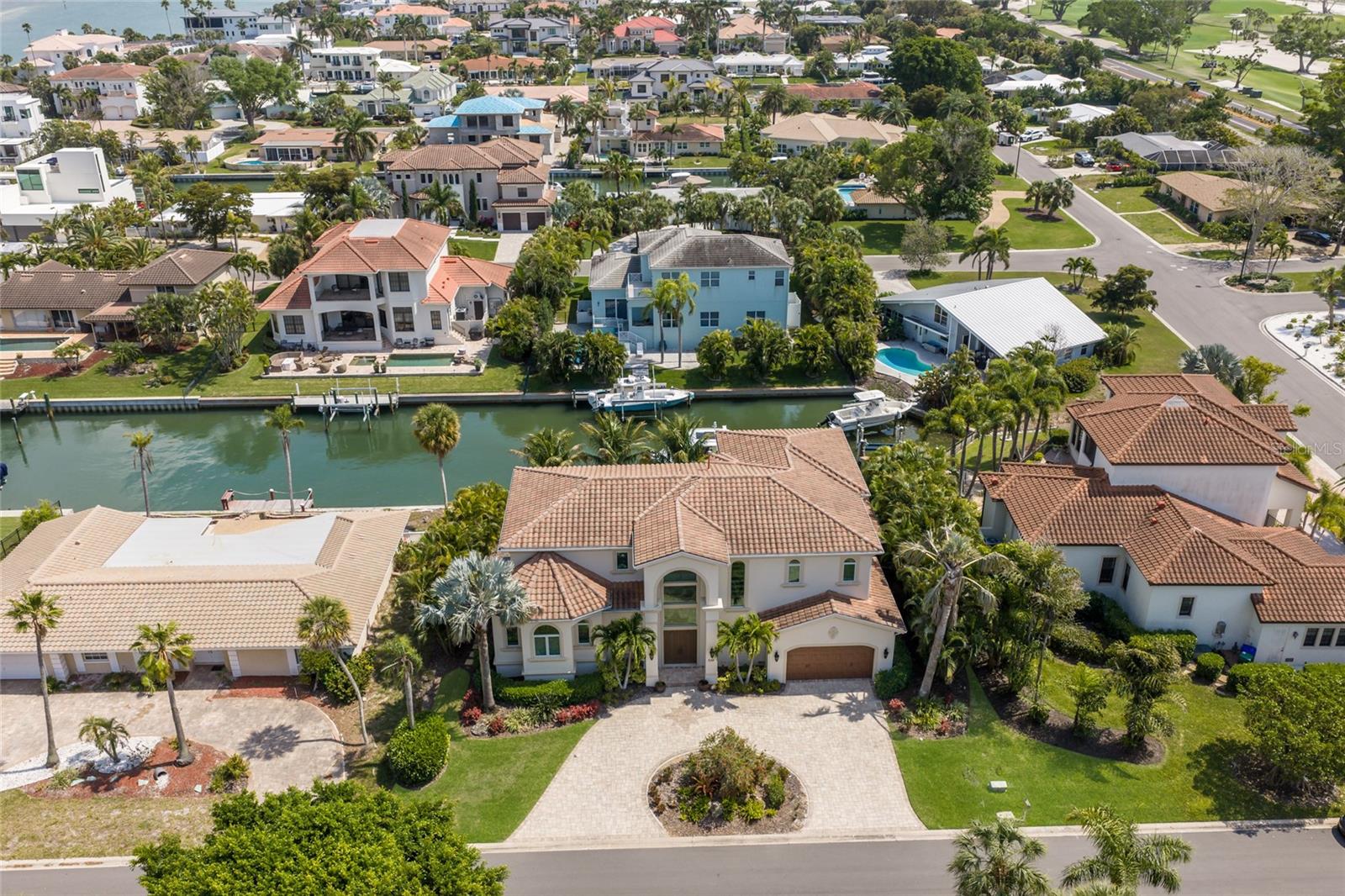 Single Family Residence in LONGBOAT KEY, FL - Daniel Dourado