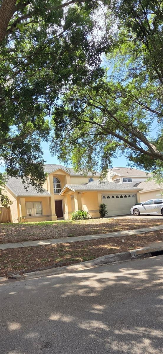 Single Family Residence in ORLANDO, FL - Daniel Dourado