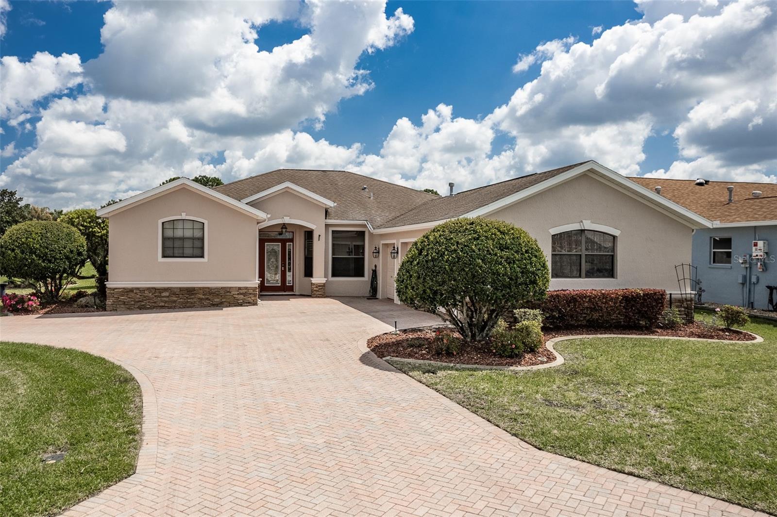 Single Family Residence in OCALA, FL - Daniel Dourado
