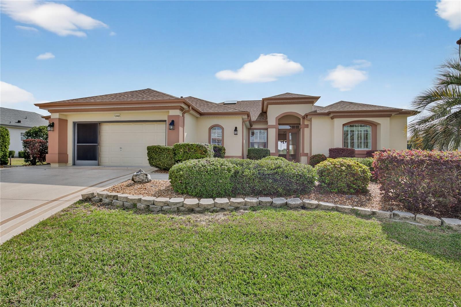 Single Family Residence in SUMMERFIELD, FL - Daniel Dourado