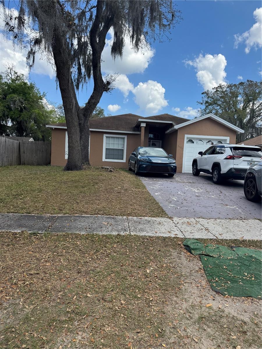 Single Family Residence in ORLANDO, FL - Daniel Dourado