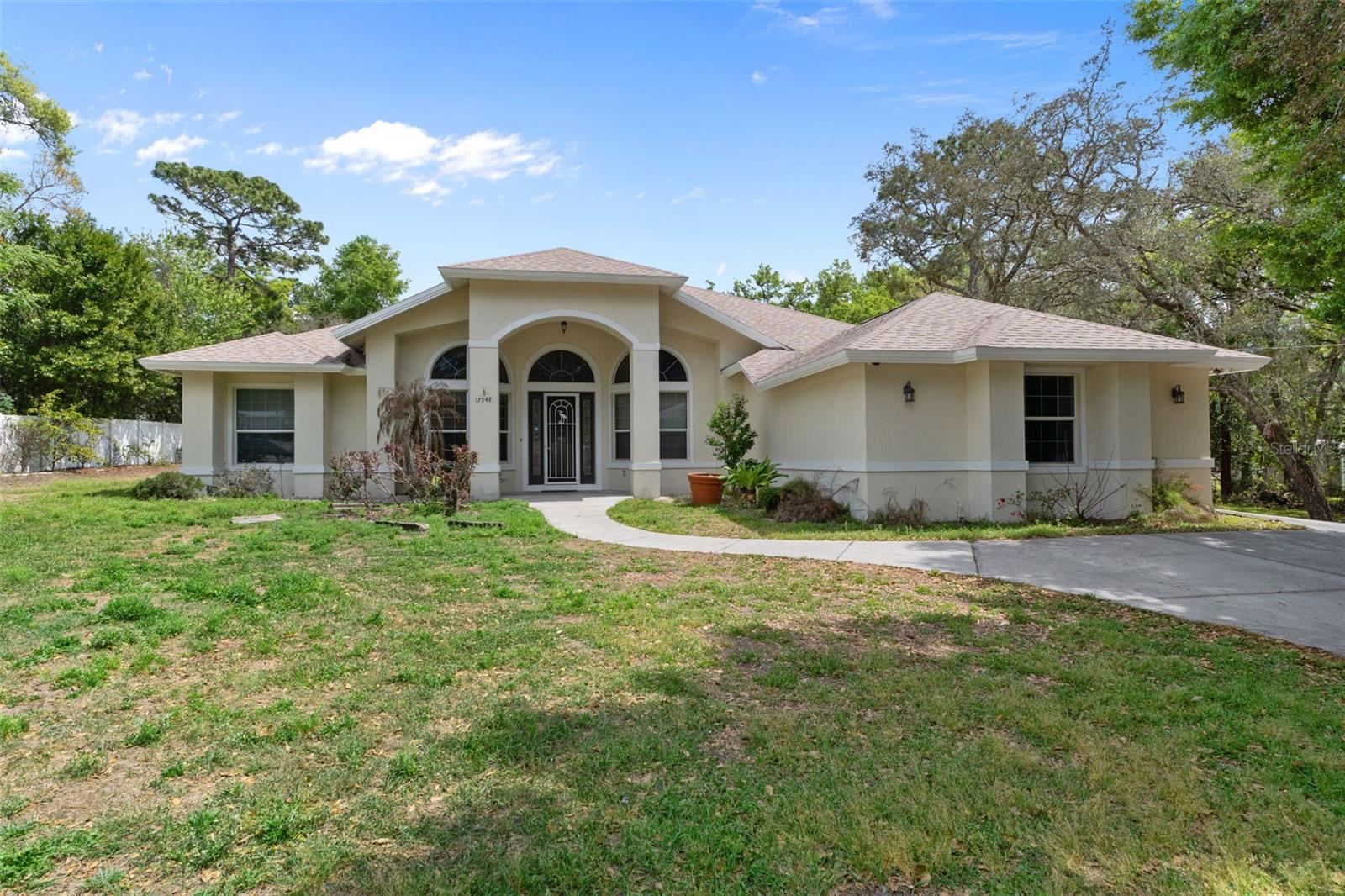 Single Family Residence em SPRING HILL, FL - Daniel Dourado