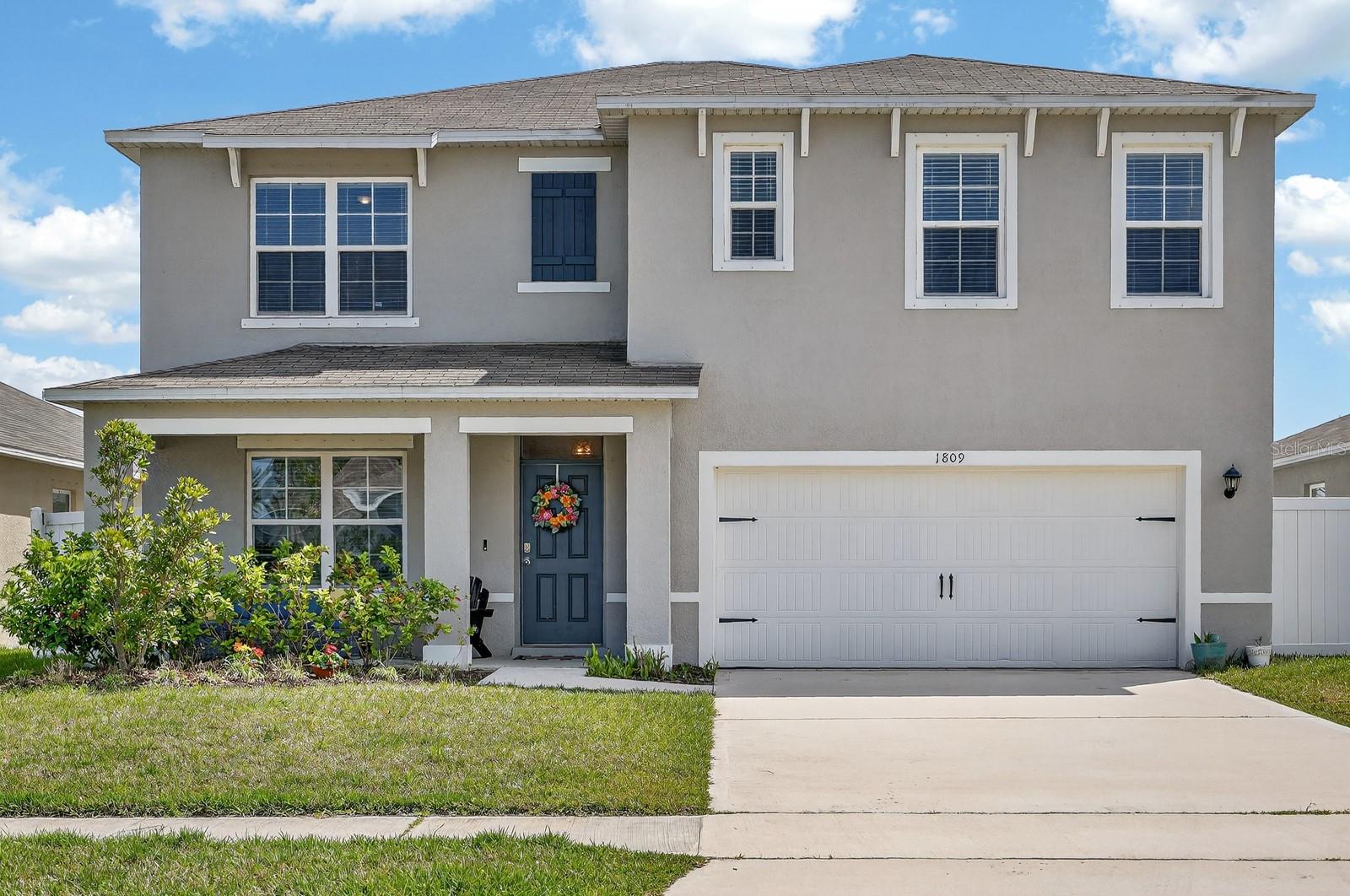 Single Family Residence in EDGEWATER, FL - Daniel Dourado