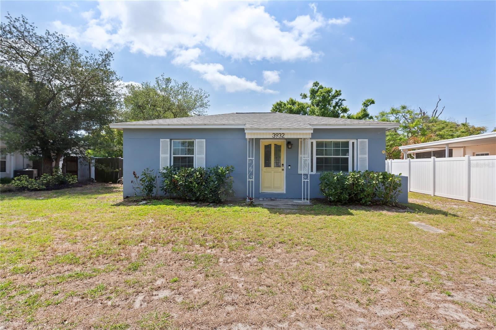 Single Family Residence in TAMPA, FL - Daniel Dourado