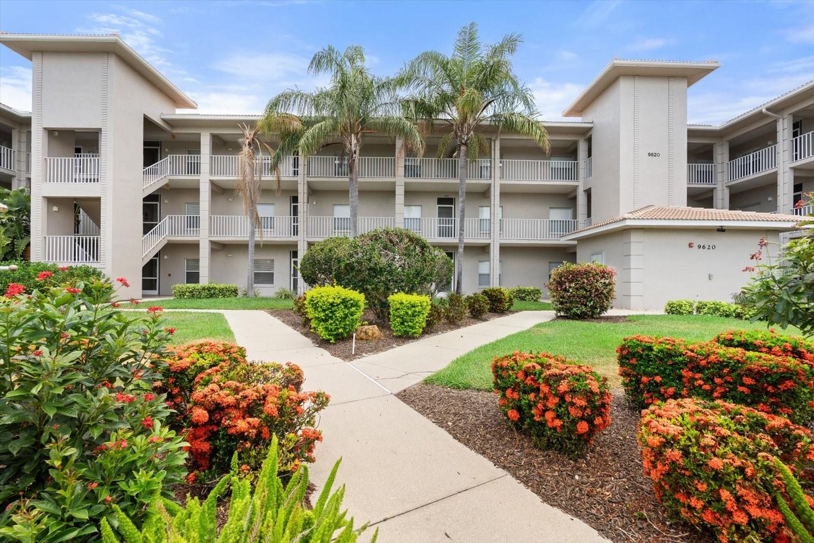 Condominium in SARASOTA, FL - Daniel Dourado