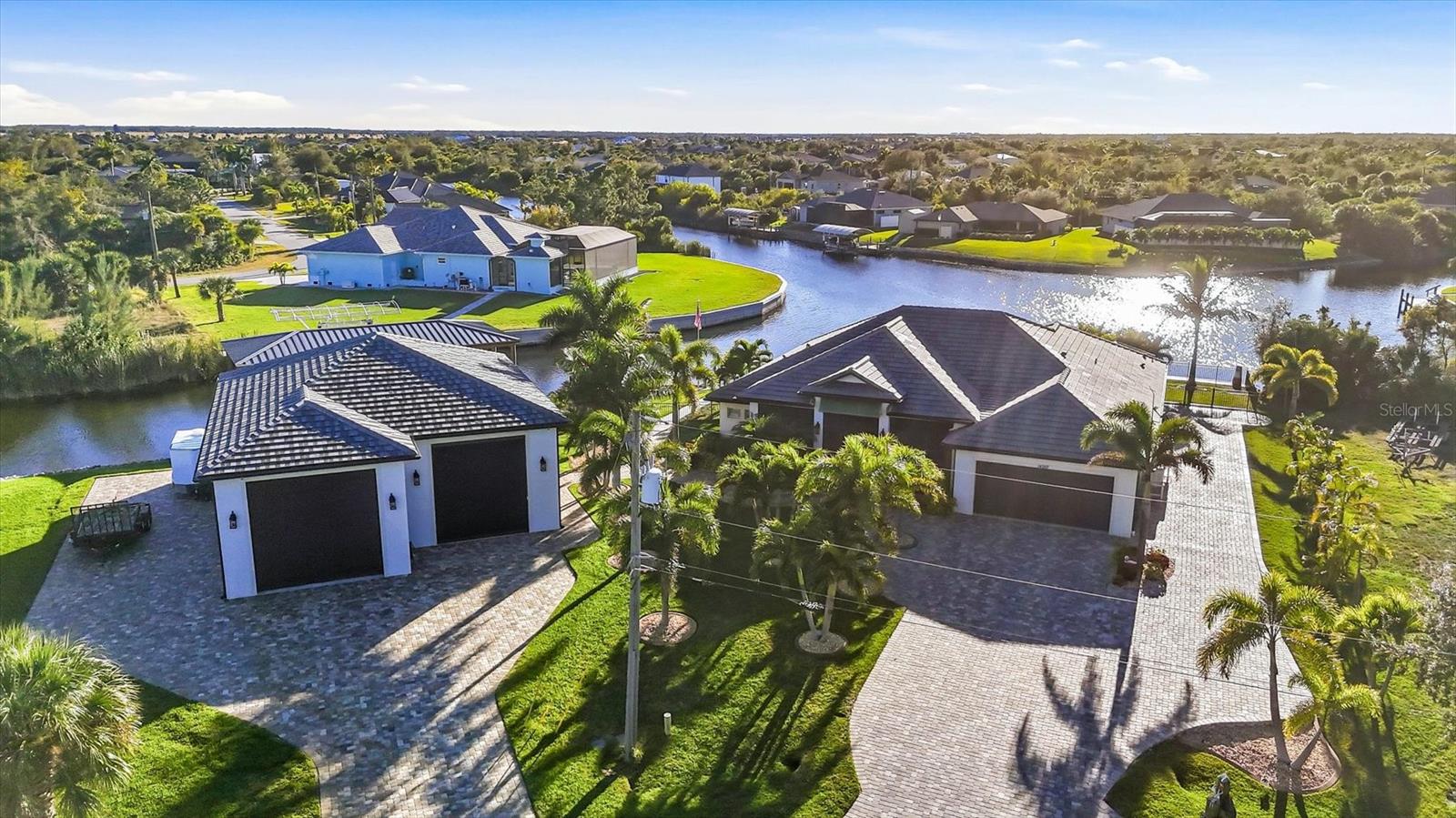 Single Family Residence in PORT CHARLOTTE, FL - Daniel Dourado