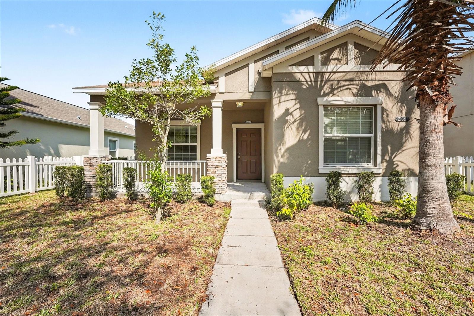 Single Family Residence in LAND O LAKES, FL - Daniel Dourado